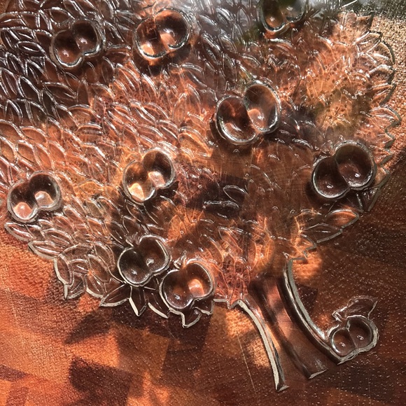 Vintage textured glass apple tree serving platter - Picture 6 of 6